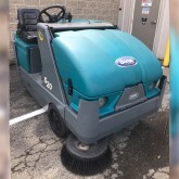 Tennant S20 Battery Rider Sweeper